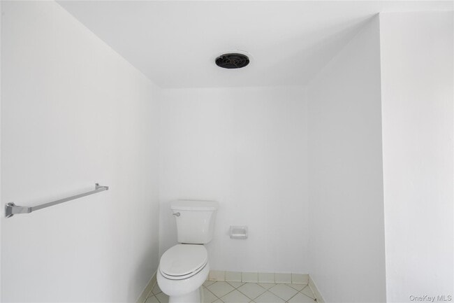 Building Photo - 320 Chateau Rive
