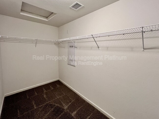 Building Photo - 2038 N Perry Ln