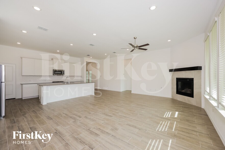 Building Photo - 2529 Olvera Ct