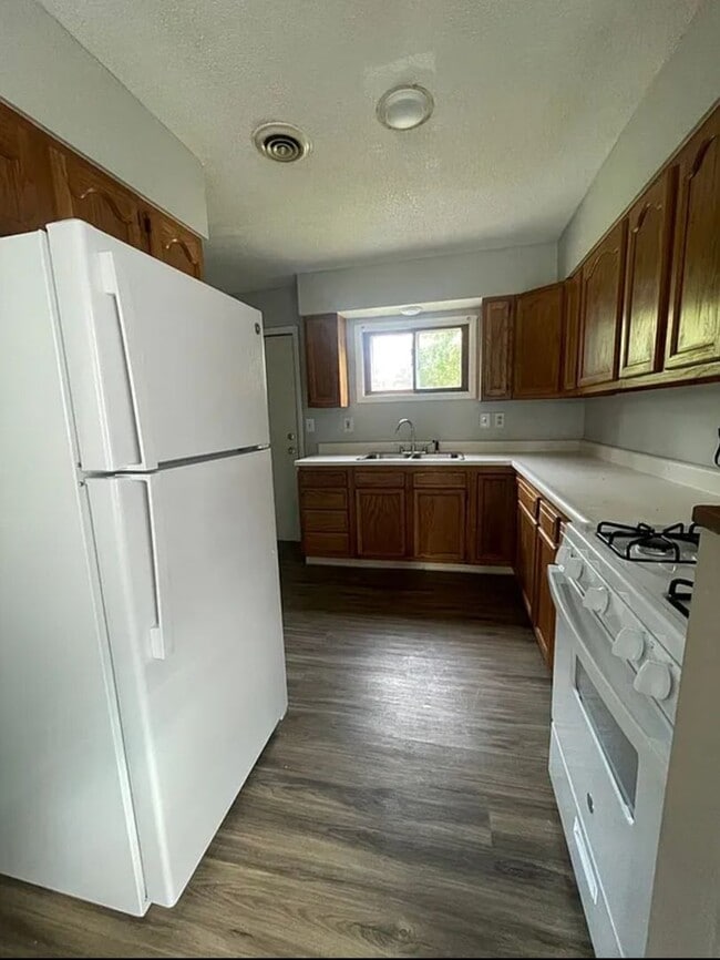 Building Photo - Charming 2-bedroom in heart of Muncie on Adams St