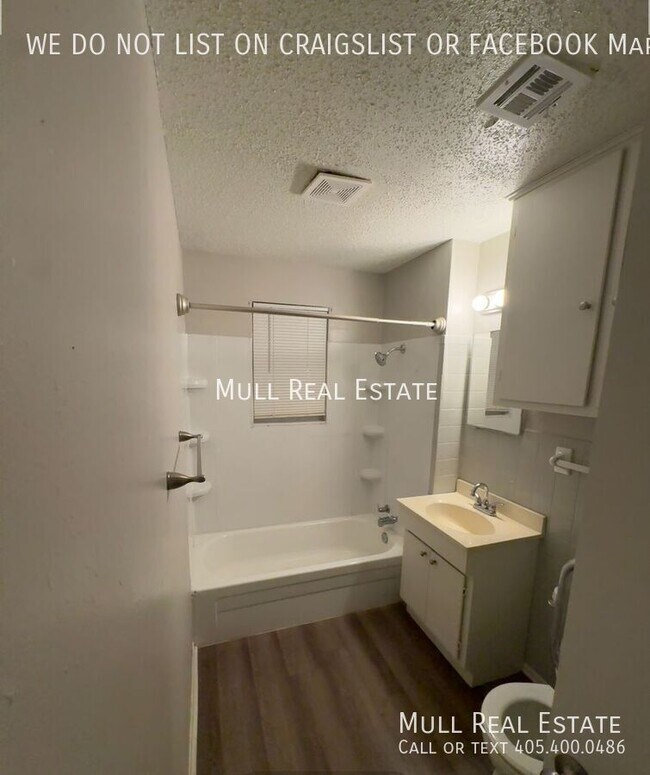 Building Photo - 817 Arnold Ave