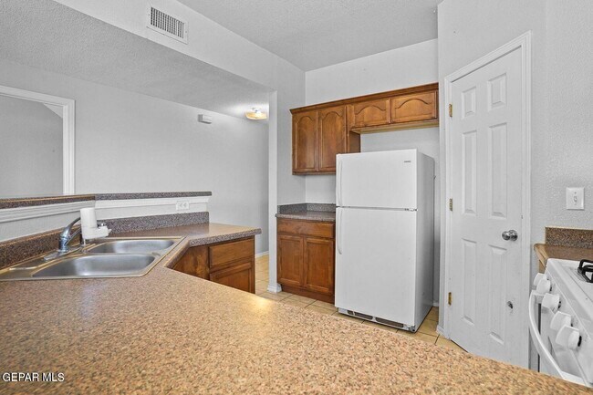 Building Photo - 7908 Mt Latona Dr