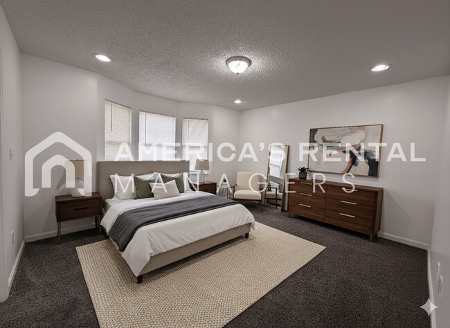 Building Photo - Updated Three Bedroom Two Bath Rental!