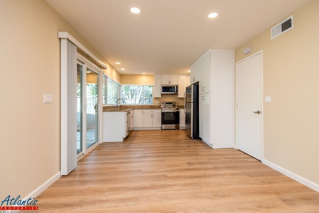 Building Photo - 6263 Malory Dr