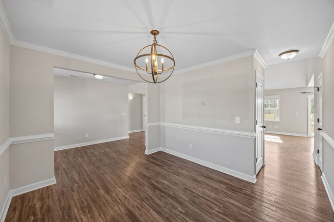 Building Photo - Welcome to Peyton's Lake!