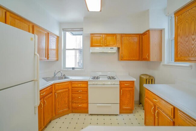 Building Photo - 859 Granite St