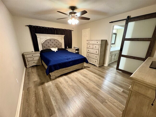 Building Photo - 21802 Rotherham Dr