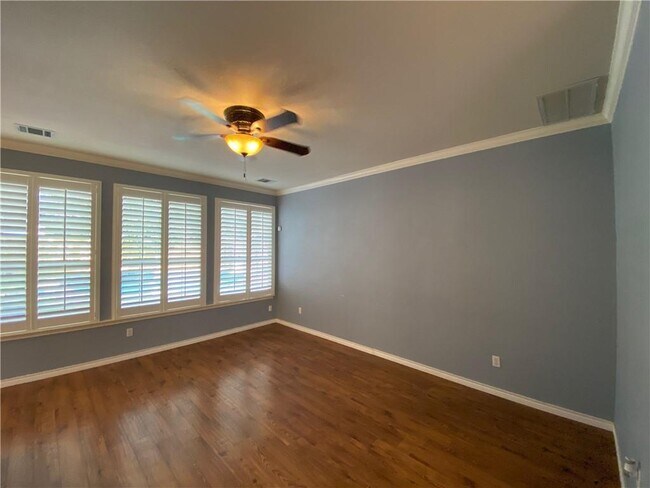 Building Photo - 1709 Coral Dr