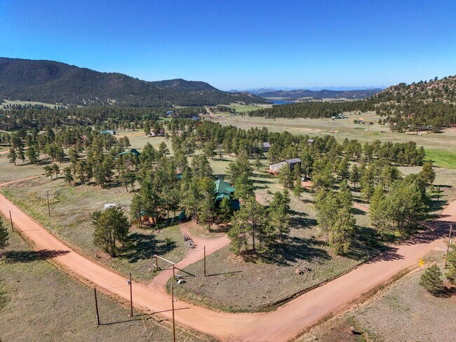 Building Photo - 3 bed 2 Bath Log Home on 2 Acres in Florissant