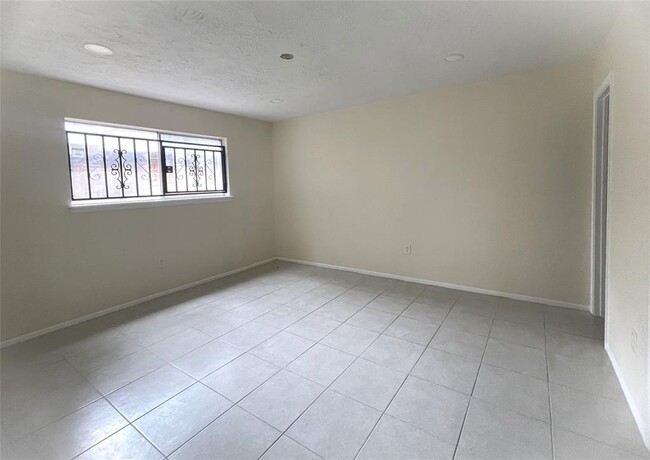 Building Photo - 16219 Delgado Dr