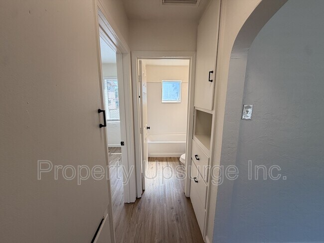 Building Photo - 2424 Court St