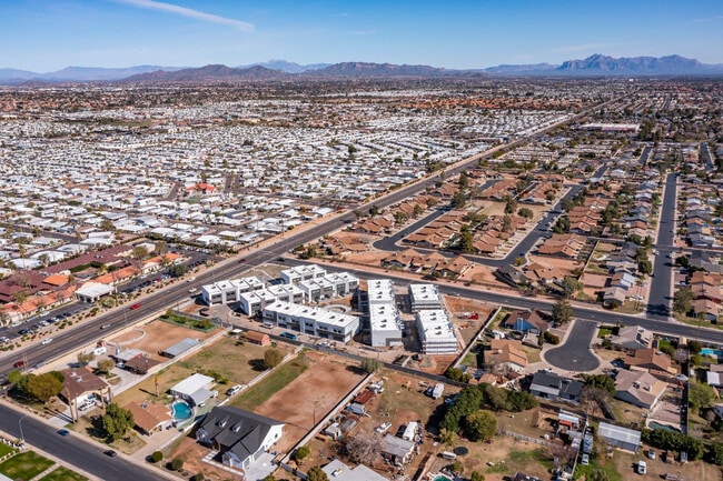 Building Photo - 432 S 32nd St