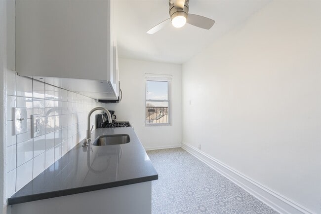 Building Photo - 63 Sherman Pl