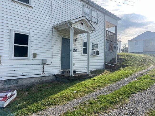 Primary Photo - 1108/1110 Fairview Ave