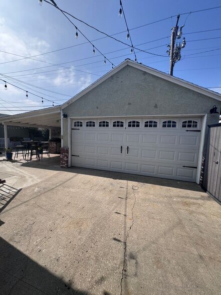 Building Photo - 624 W Hammel St