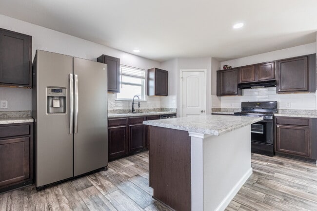 Building Photo - 6414 Dynamic Sound