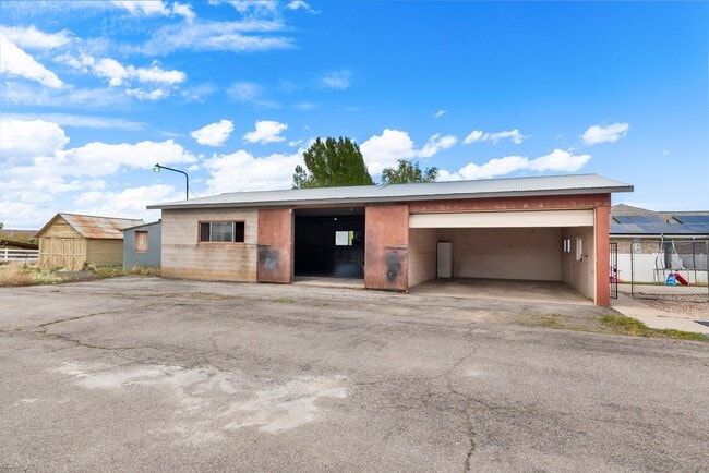 Building Photo - 421 N 500 W