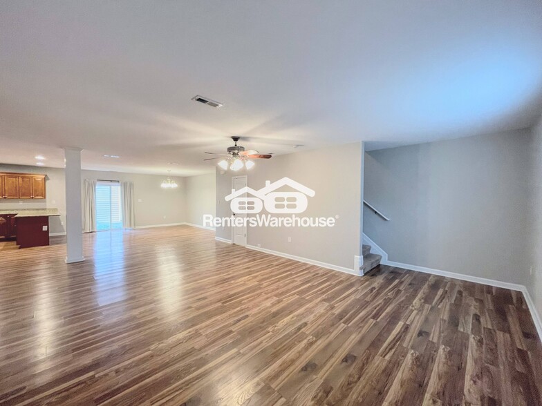 Building Photo - 3417 Peronne Ave