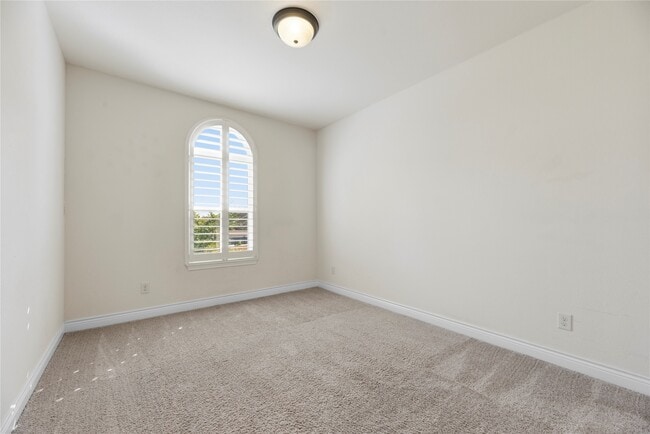 Building Photo - 20323 Mary Point Ln