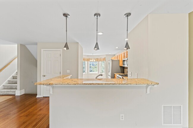 Building Photo - 601 Larson Dr