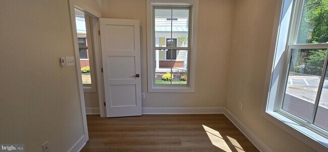 Building Photo - 1 Chapel Alley