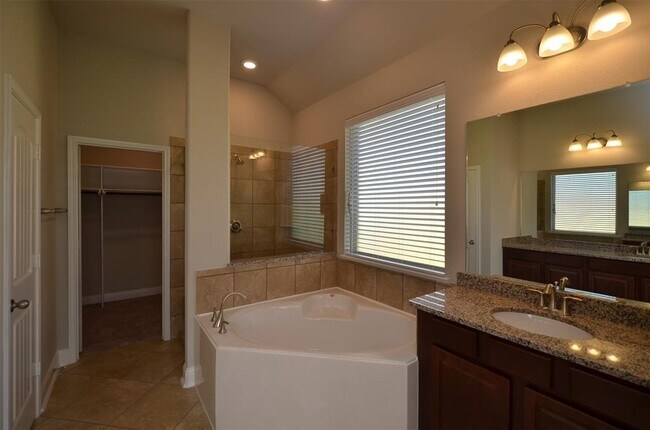 Building Photo - 4 Florentino Vine Pl