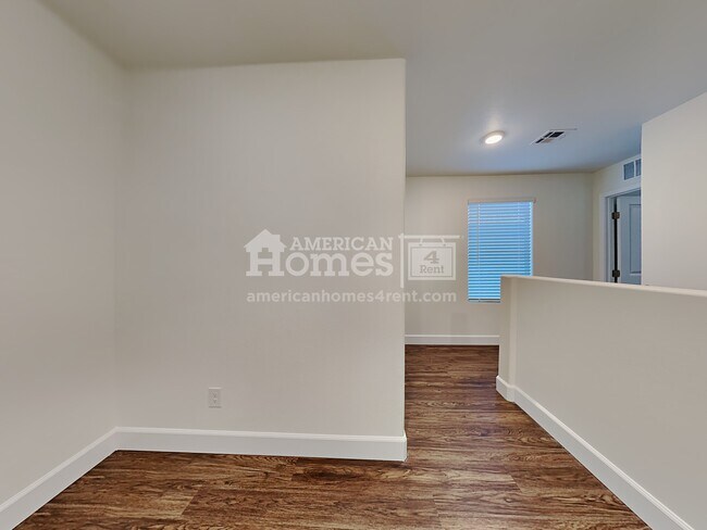 Building Photo - 80 Cabaletta Lane