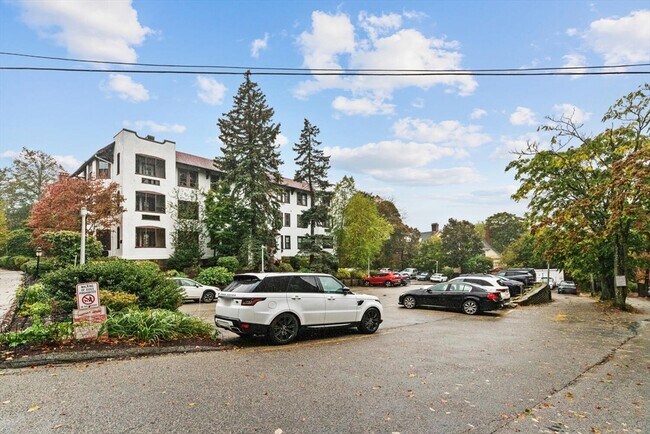 Building Photo - 222 Rawson Rd