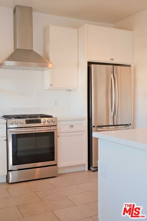 Building Photo - 466 1/2 N Gardner St