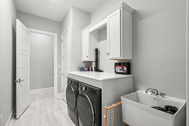 Building Photo - 5960 Bolsena Pl
