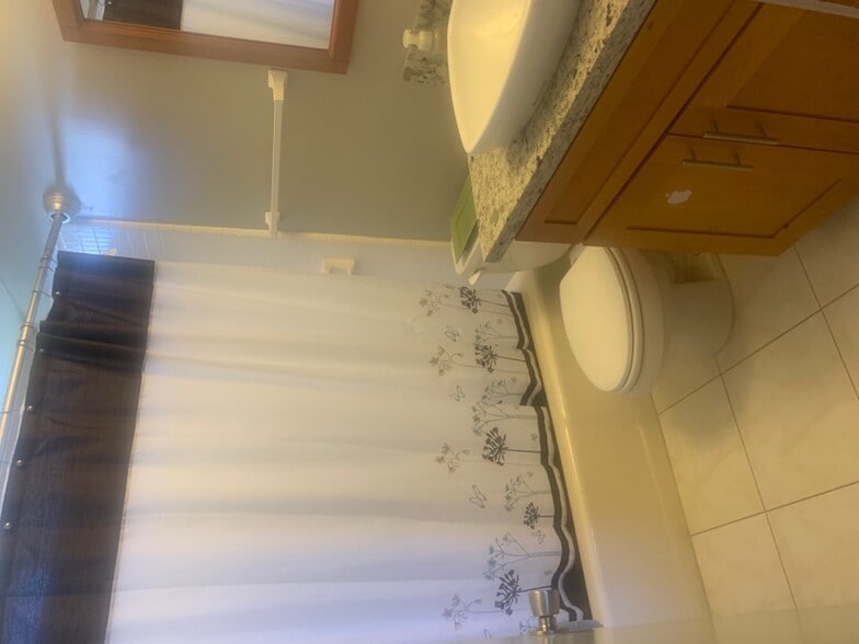 Building Photo - 2033 Nuuanu Ave