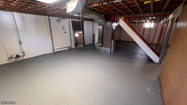 Building Photo - 116 Greenlawn Ave
