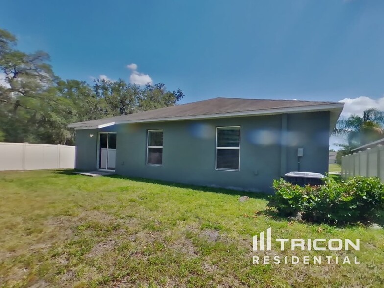 Building Photo - 10242 Strawberry Tetra Dr