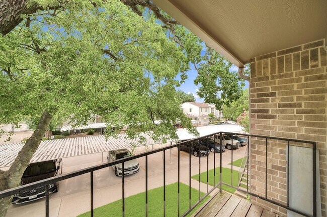 Building Photo - 2425 Augusta Dr