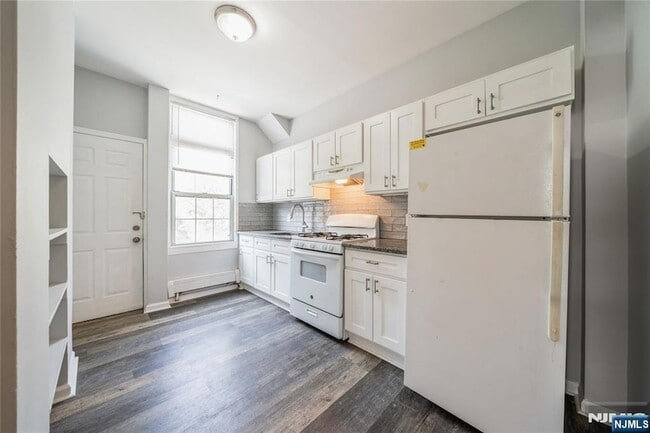 Building Photo - 309 14th St