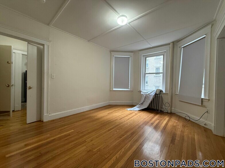 Building Photo - 1175 Boylston St
