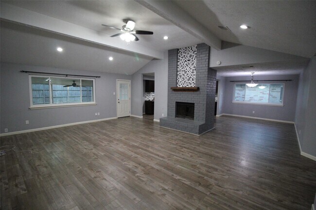 Building Photo - 20074 Crazy Horse Cir