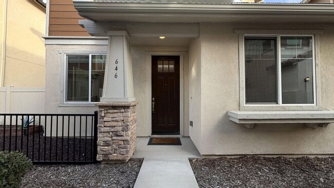 Building Photo - 646 S Brampton Ave