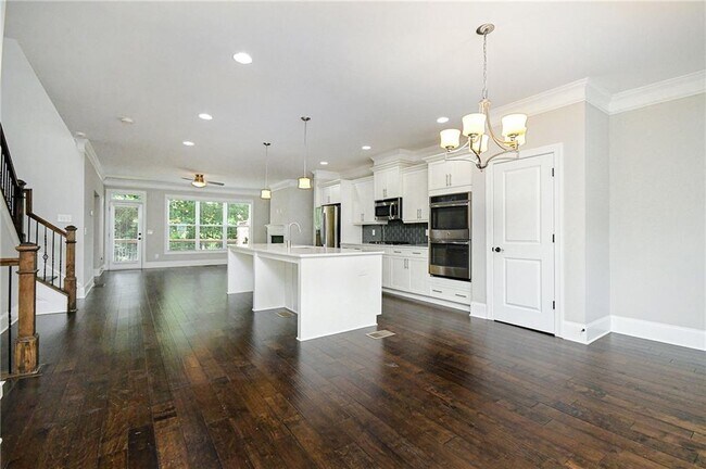Building Photo - 1299 Linden Ct