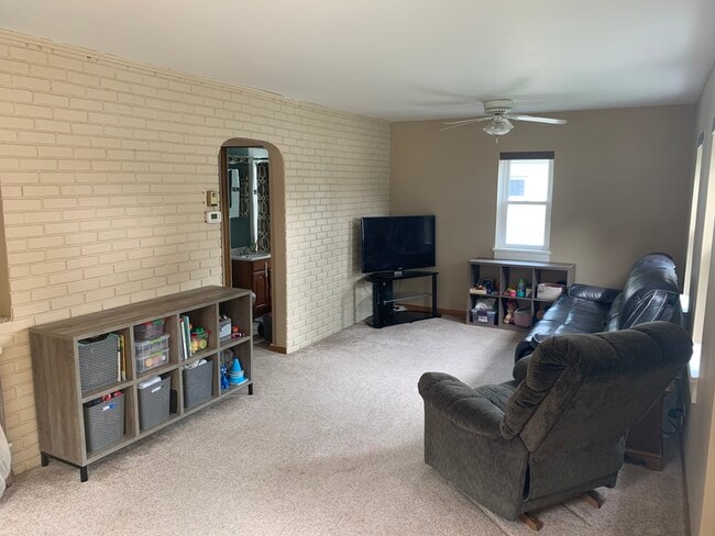 Building Photo - 3269 S 95th St