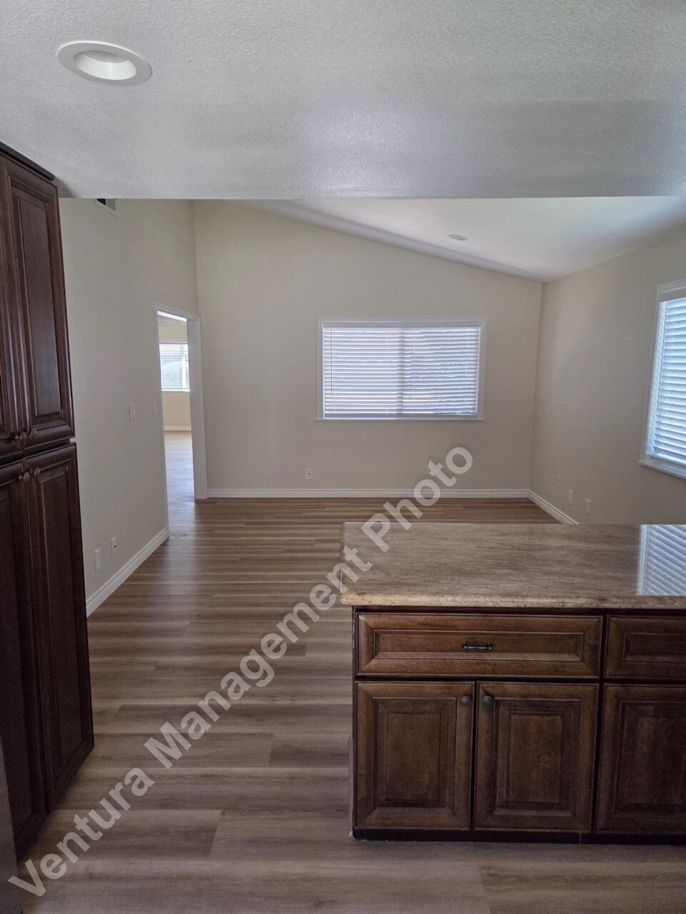 Building Photo - 5665 Meadow Vista Way