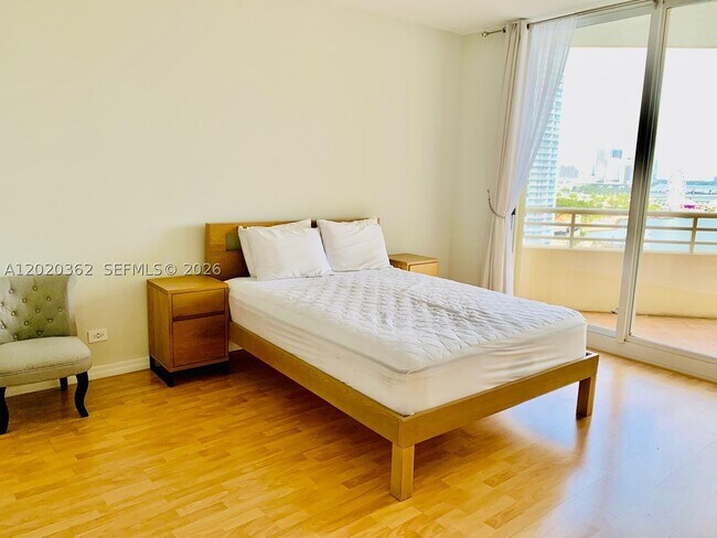 Building Photo - 888 Brickell Key Dr