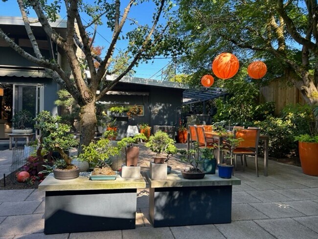 Building Photo - 4Bd/1.75Ba Seattle House