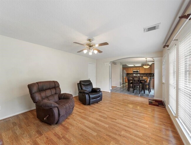 Building Photo - 25719 Bearborough Dr