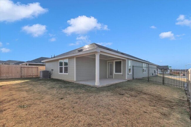 Building Photo - 5028 Hazelnut Ln