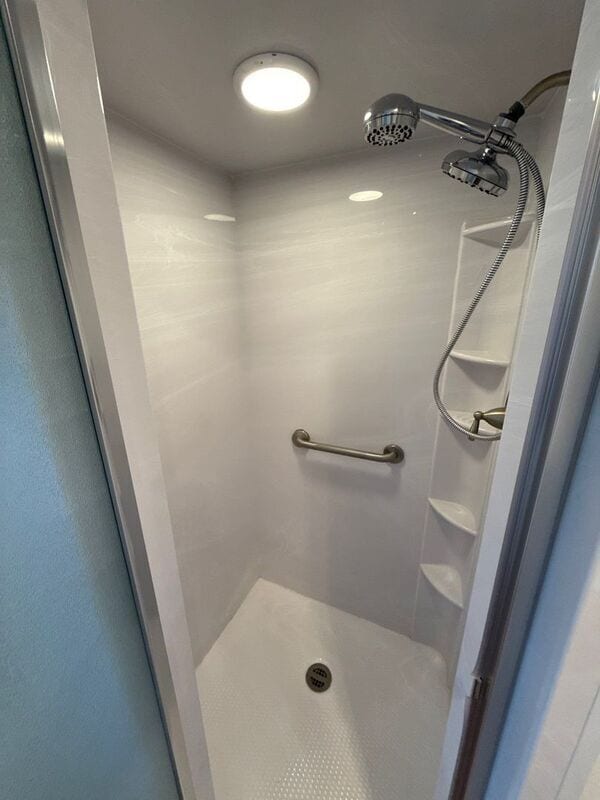 Building Photo - 610 Liberty St SE