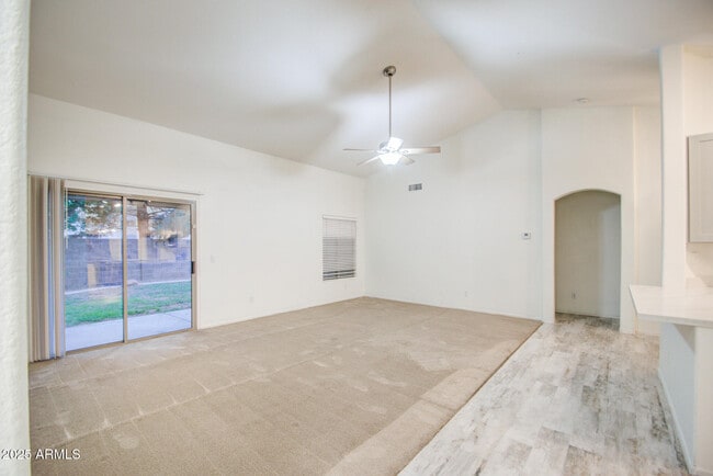 Building Photo - 836 N Sinova Ave