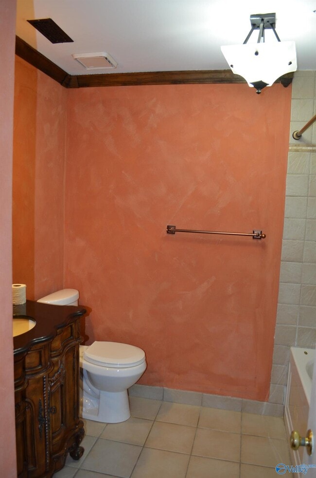 Building Photo - 2136 Eastbrook SE