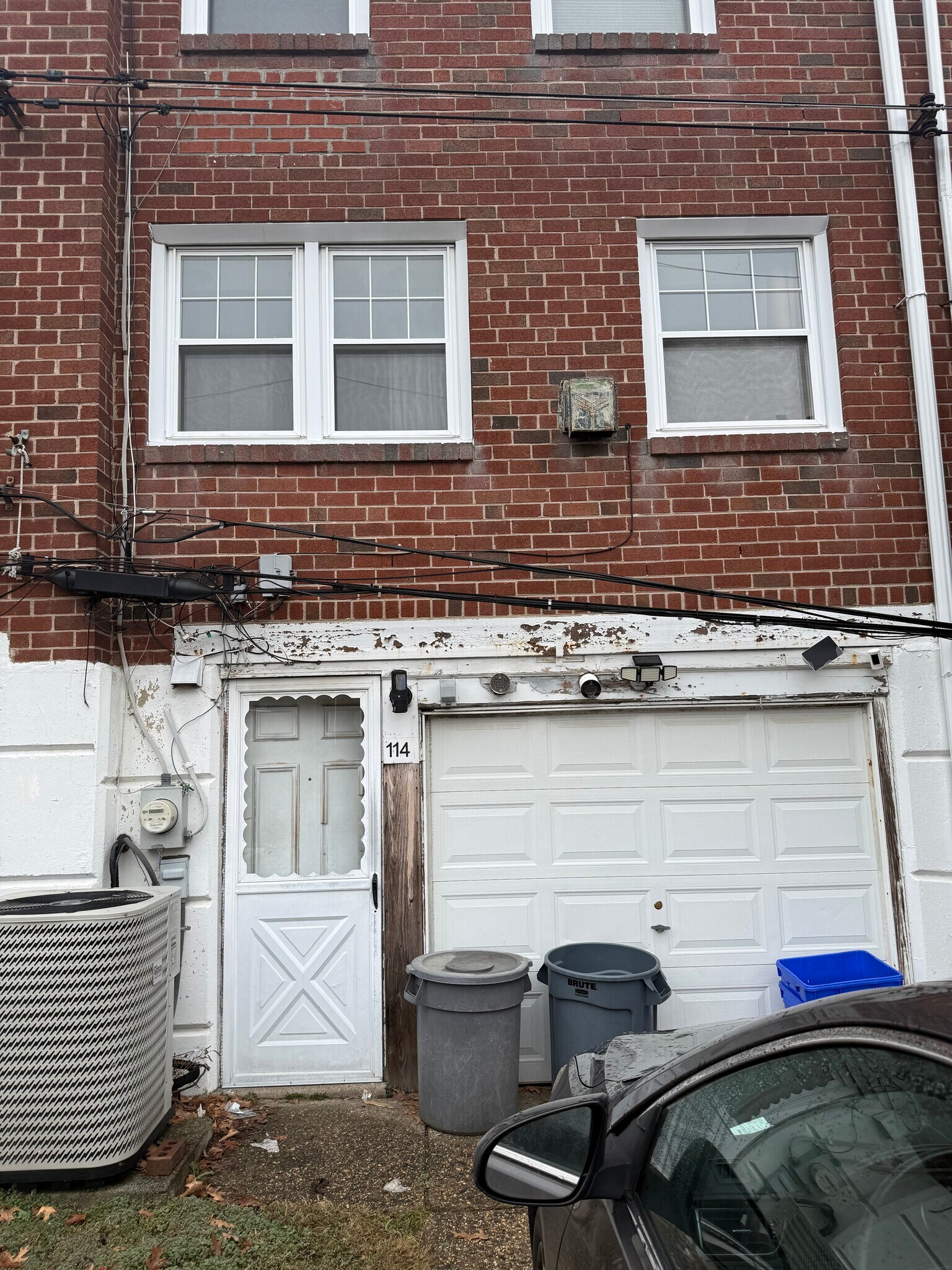 Building Photo - 114 E Colonial St