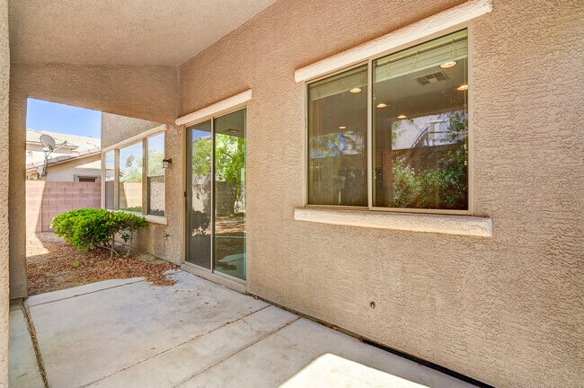 Building Photo - 11248 Newbury Hills Ave